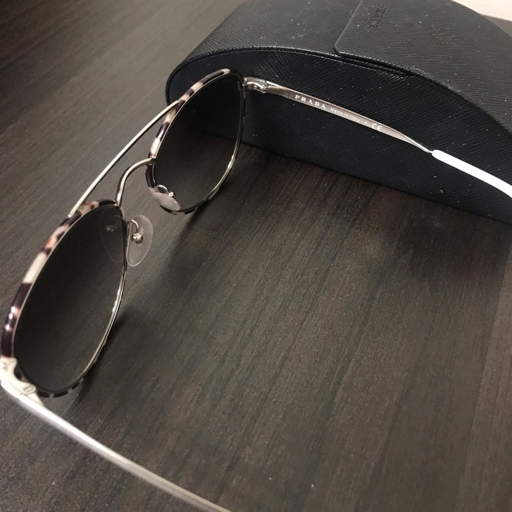 Authentic Prada sunglasses. With case - Picture 4 of 8
